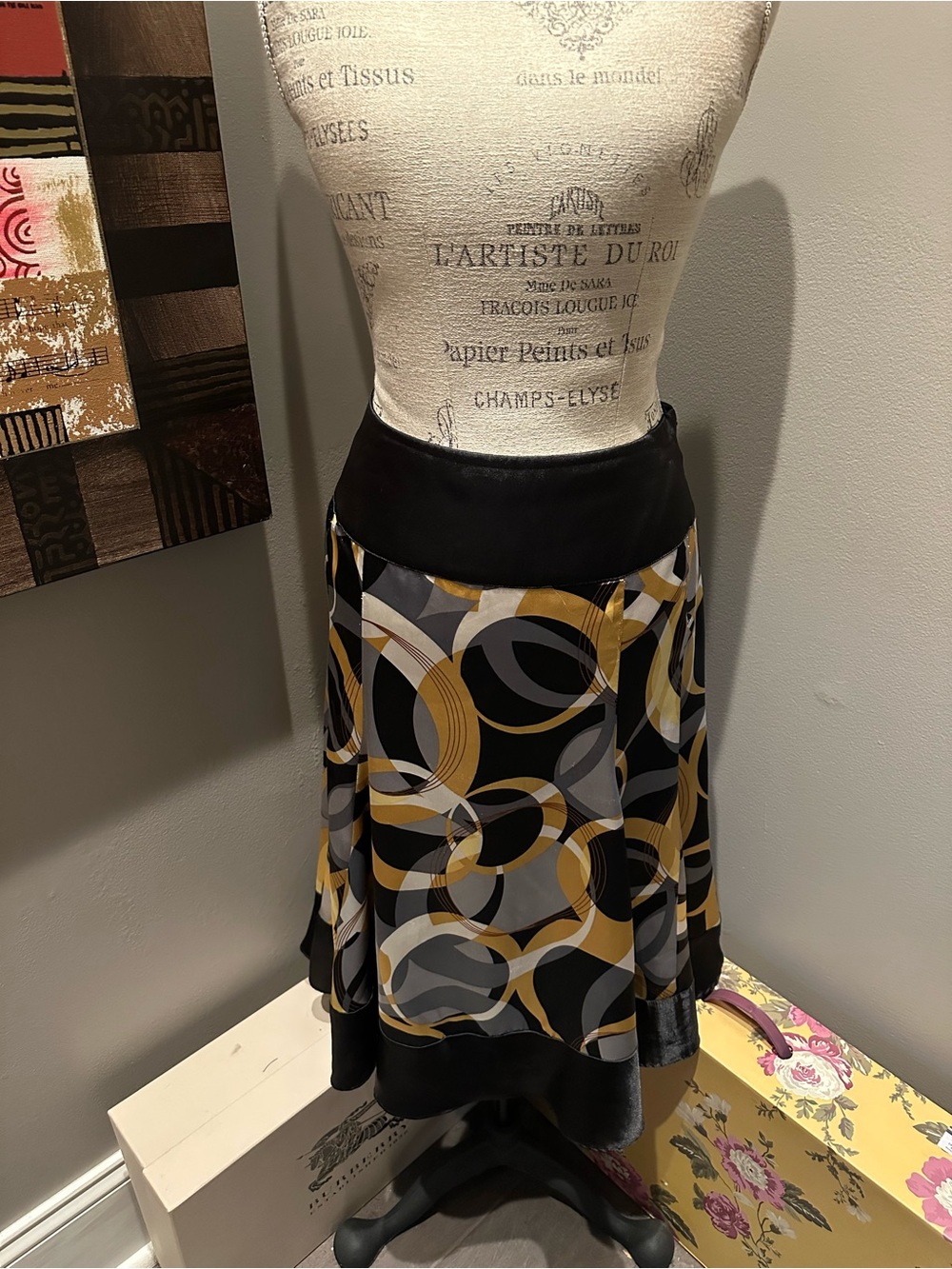 Allison Taylor Geometric Circle Print A-Line Sateen Skirt - Black & Gold GUC